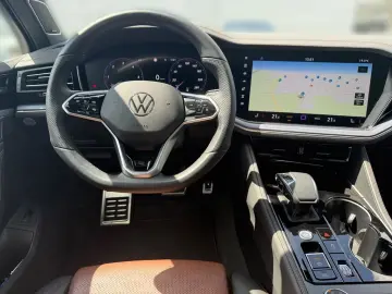 VW Touareg R-Line 3.0 V6 TDI 4motion StandHZG AHK-e