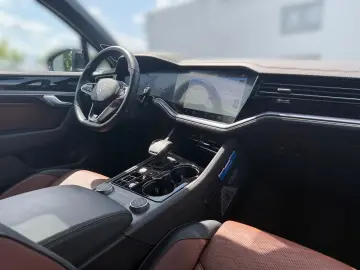 VW Touareg R-Line 3.0 V6 TDI 4motion StandHZG AHK-e