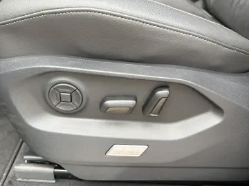 VW Touareg TDI 4Motion R Line 19  Matrix AHK RFK