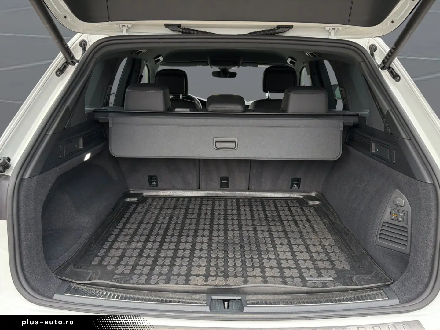 VW Touareg TDI 4Motion R Line 19  Matrix AHK RFK