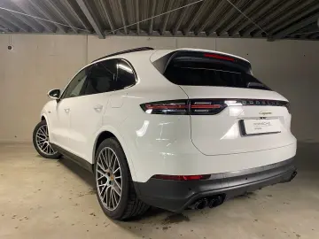 PORSCHE Cayenne E-Hybrid Platinum Edition