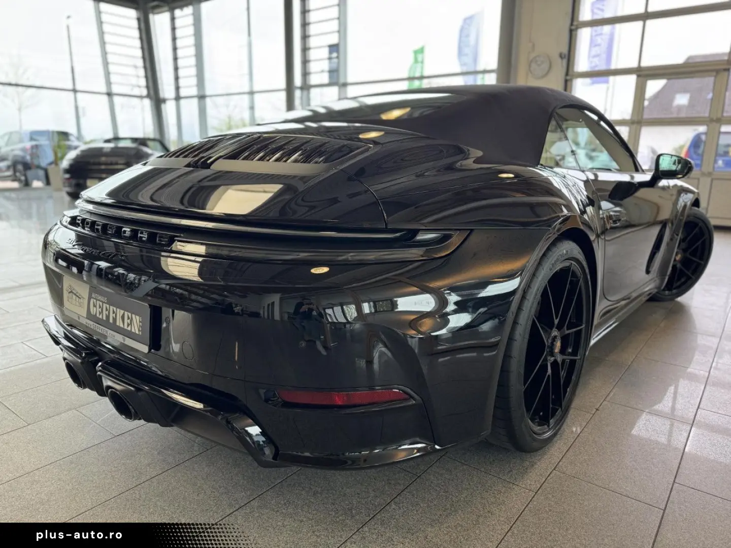 PORSCHE 911 Carrera Cabrio GTS  Sport Chrono  Facelift!
