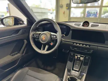 PORSCHE 911 Carrera Cabrio GTS  Sport Chrono  Facelift!