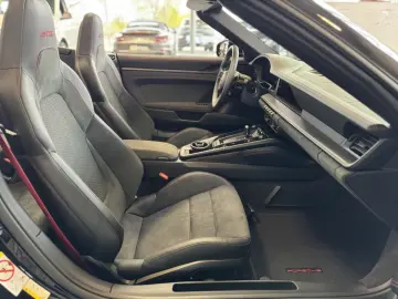 PORSCHE 911 Carrera Cabrio GTS  Sport Chrono  Facelift!