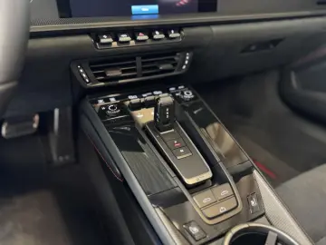 PORSCHE 911 Carrera Cabrio GTS  Sport Chrono  Facelift!