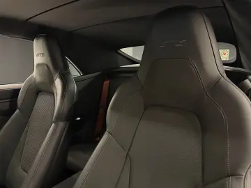 PORSCHE 992.2 Carrera 4 GTS Cabriolet 2025  541 HP