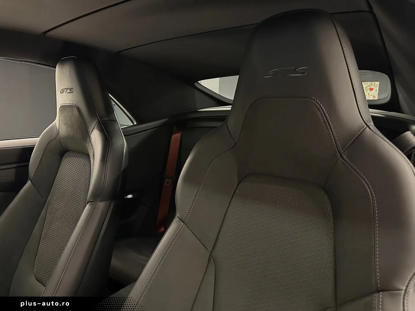 PORSCHE 992.2 Carrera 4 GTS Cabriolet 2025  541 HP