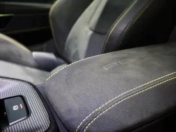 PORSCHE 911 992 Carrera GTS RWD 541hp 4seats Sunroof VAT