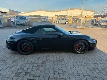 PORSCHE 911 Carrera GTS T-Hybrid Cabriolet