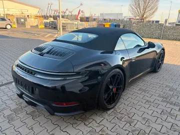 PORSCHE 911 Carrera GTS T-Hybrid Cabriolet