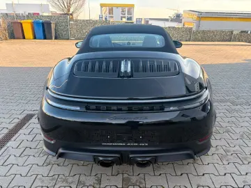 PORSCHE 911 Carrera GTS T-Hybrid Cabriolet