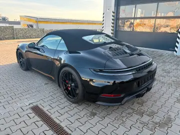 PORSCHE 911 Carrera GTS T-Hybrid Cabriolet