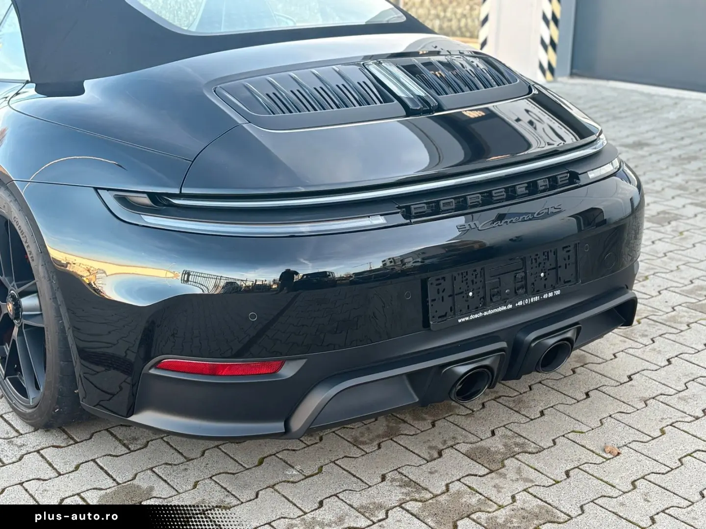 PORSCHE 911 Carrera GTS T-Hybrid Cabriolet