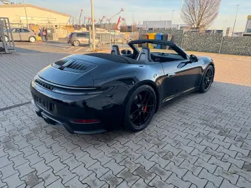 PORSCHE 911 Carrera GTS T-Hybrid Cabriolet