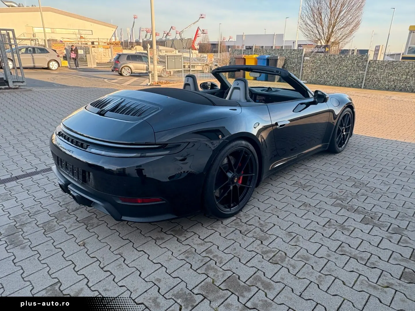 PORSCHE 911 Carrera GTS T-Hybrid Cabriolet