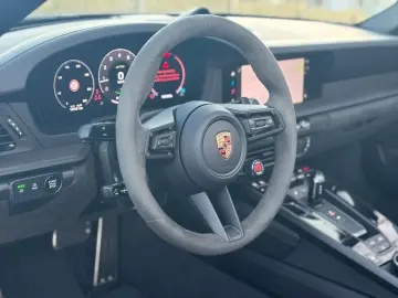 PORSCHE 911 Carrera GTS T-Hybrid Cabriolet