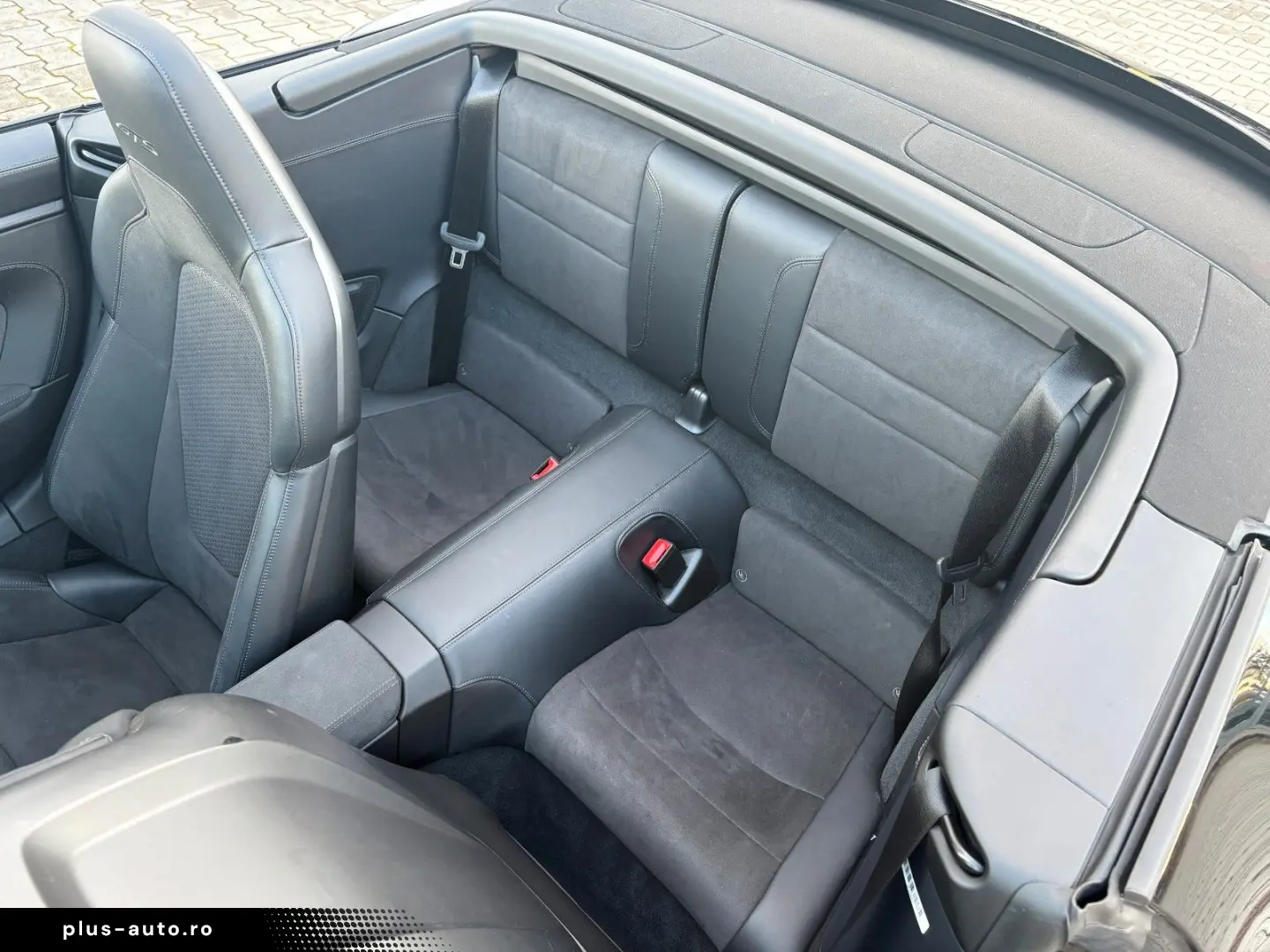 PORSCHE 911 Carrera GTS T-Hybrid Cabriolet