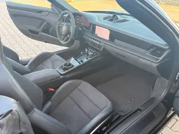 PORSCHE 911 Carrera GTS T-Hybrid Cabriolet