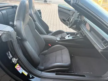PORSCHE 911 Carrera GTS T-Hybrid Cabriolet