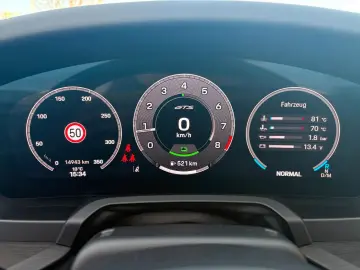 PORSCHE 911 Carrera GTS T-Hybrid Cabriolet