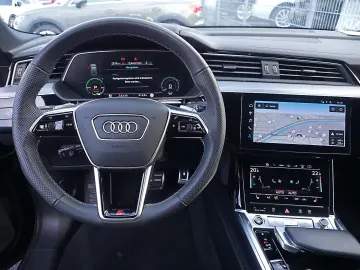 AUDI Q8 Sportback e-tron S line 50 qu. AHK B&O 360