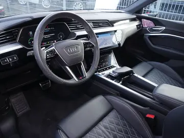 AUDI Q8 Sportback e-tron S line 50 qu. AHK B&O 360