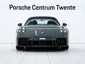 PORSCHE 992 Carrera 4 GTS