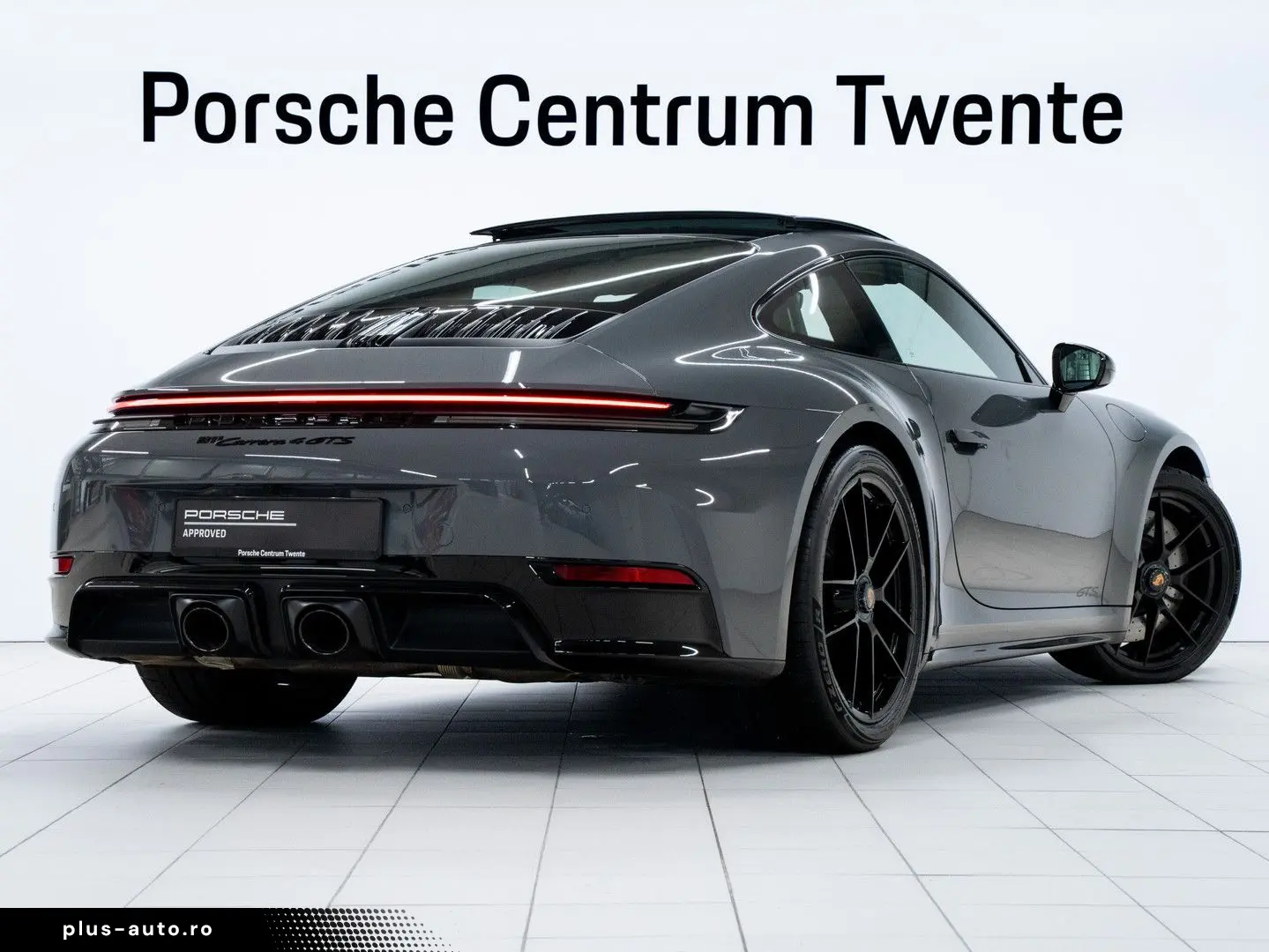 PORSCHE 992 Carrera 4 GTS