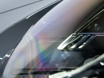 PORSCHE 992 Carrera 4 GTS