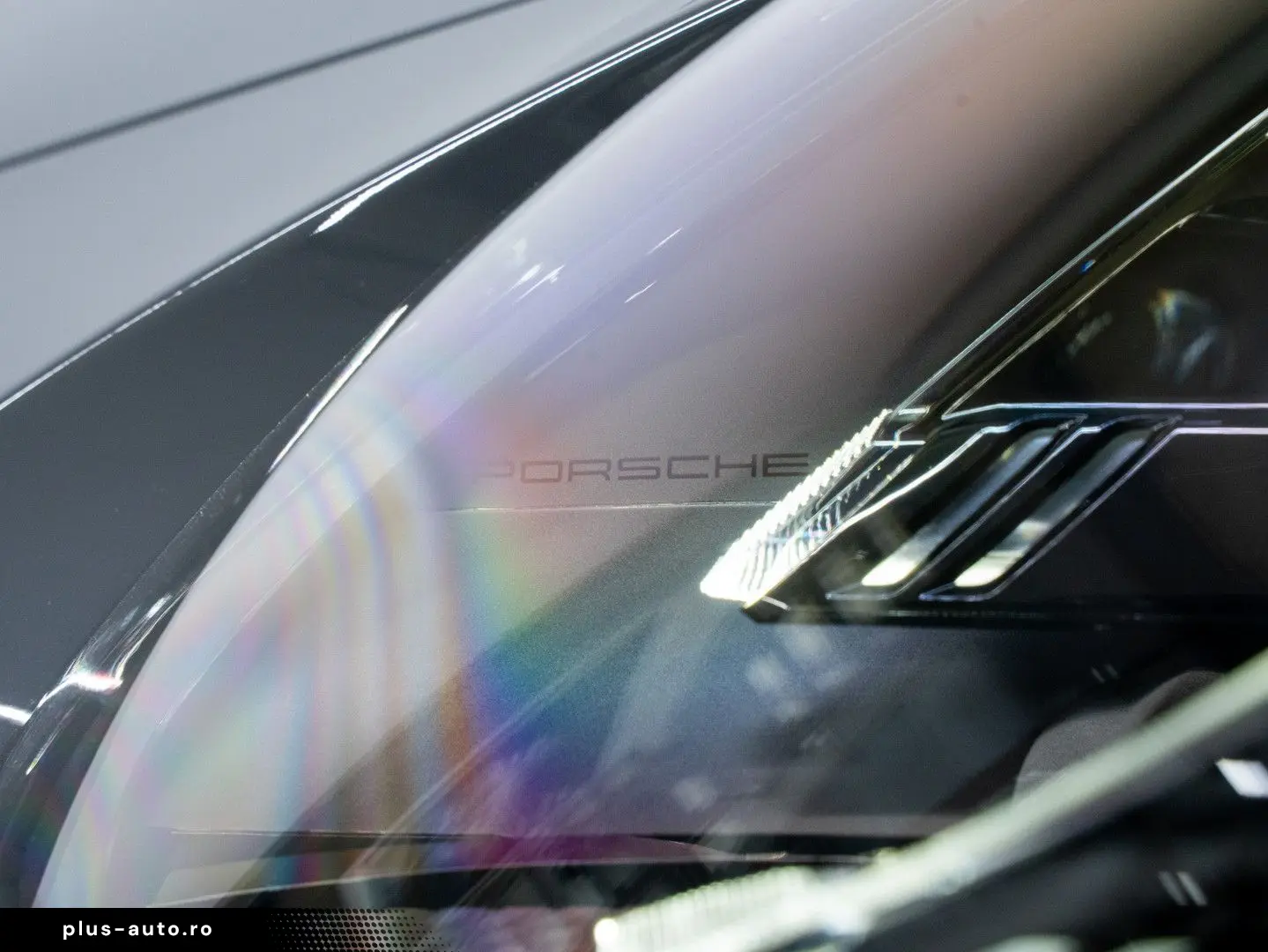 PORSCHE 992 Carrera 4 GTS