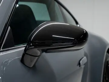 PORSCHE 992 Carrera 4 GTS