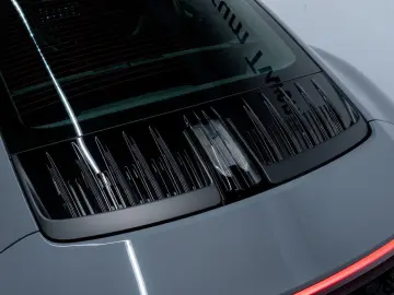 PORSCHE 992 Carrera 4 GTS