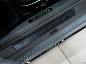 PORSCHE 992 Carrera 4 GTS