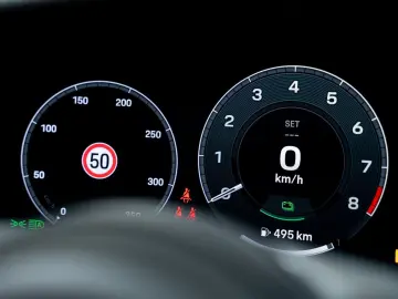 PORSCHE 992 Carrera 4 GTS