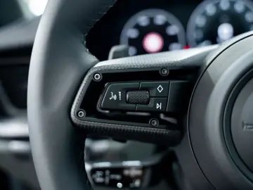 PORSCHE 992 Carrera 4 GTS