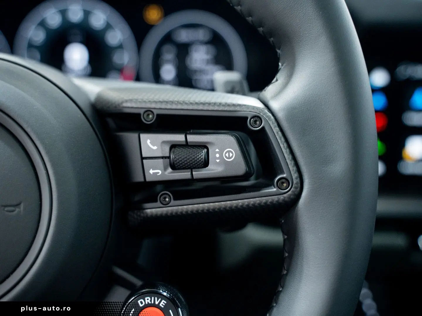 PORSCHE 992 Carrera 4 GTS