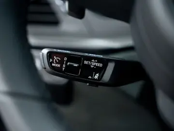 PORSCHE 992 Carrera 4 GTS