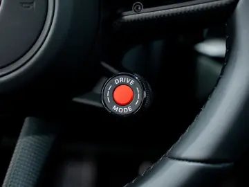 PORSCHE 992 Carrera 4 GTS