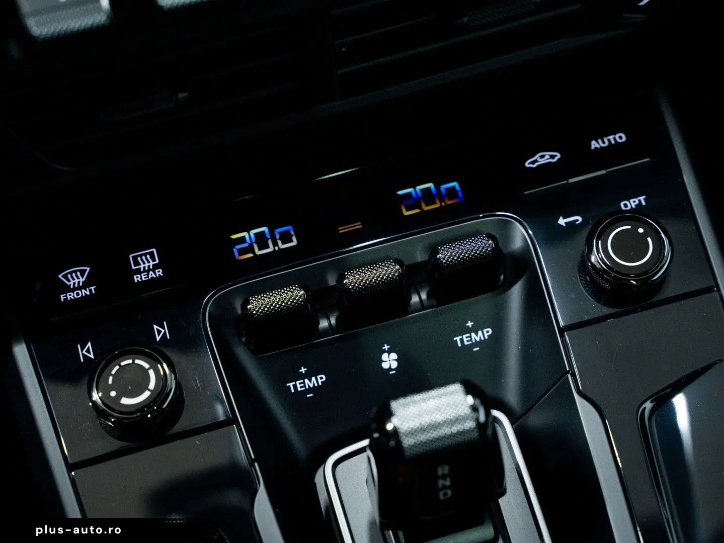 PORSCHE 992 Carrera 4 GTS