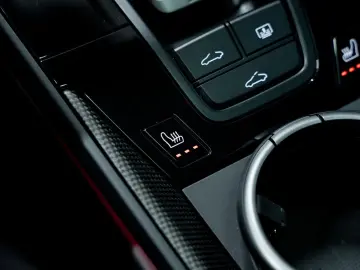 PORSCHE 992 Carrera 4 GTS