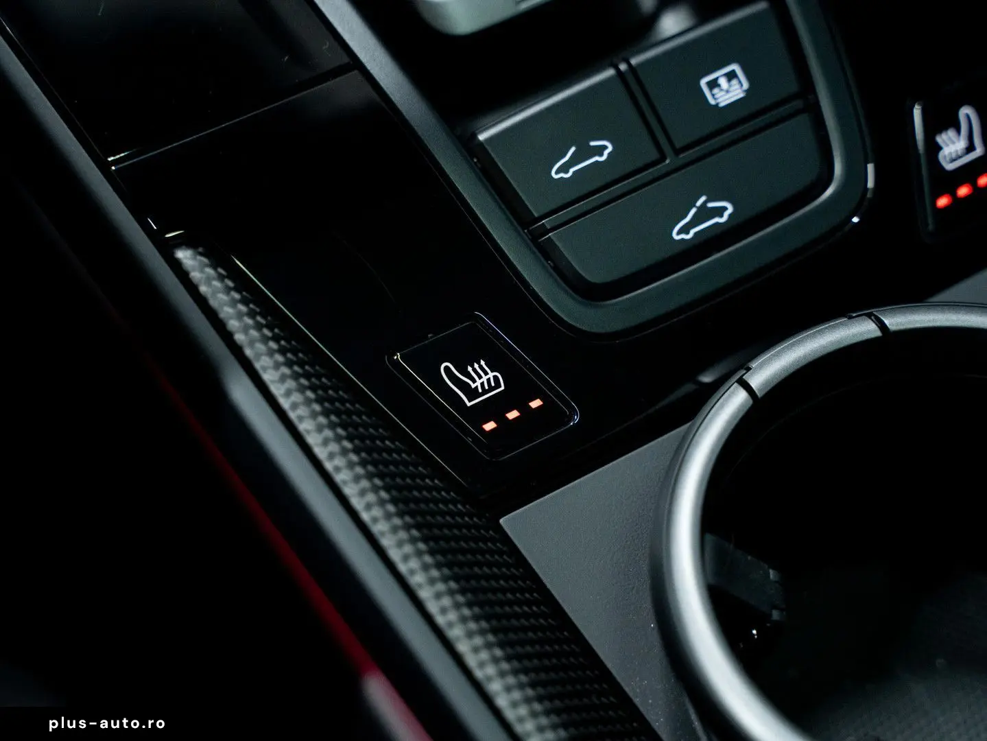 PORSCHE 992 Carrera 4 GTS