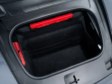 PORSCHE 992 Carrera 4 GTS