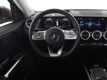 MERCEDES-BENZ GLB 200 AMG StHzg Pano HUD Multibeam Vorr. AHK
