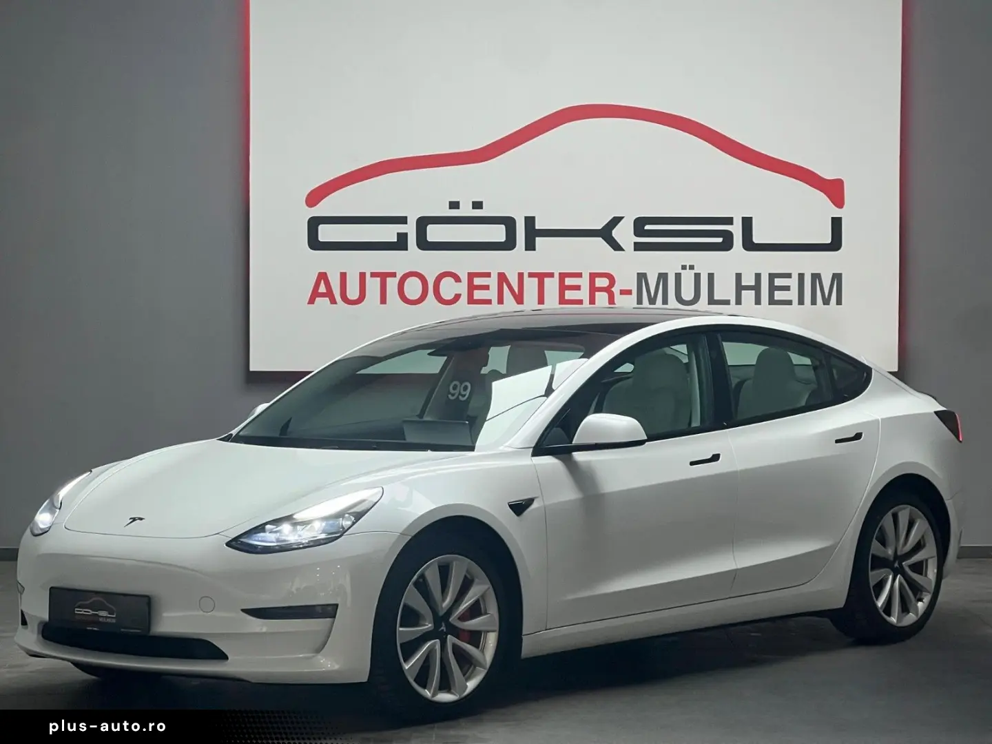 TESLA Model 3 Allradantrieb Dualmotor Performane Pano