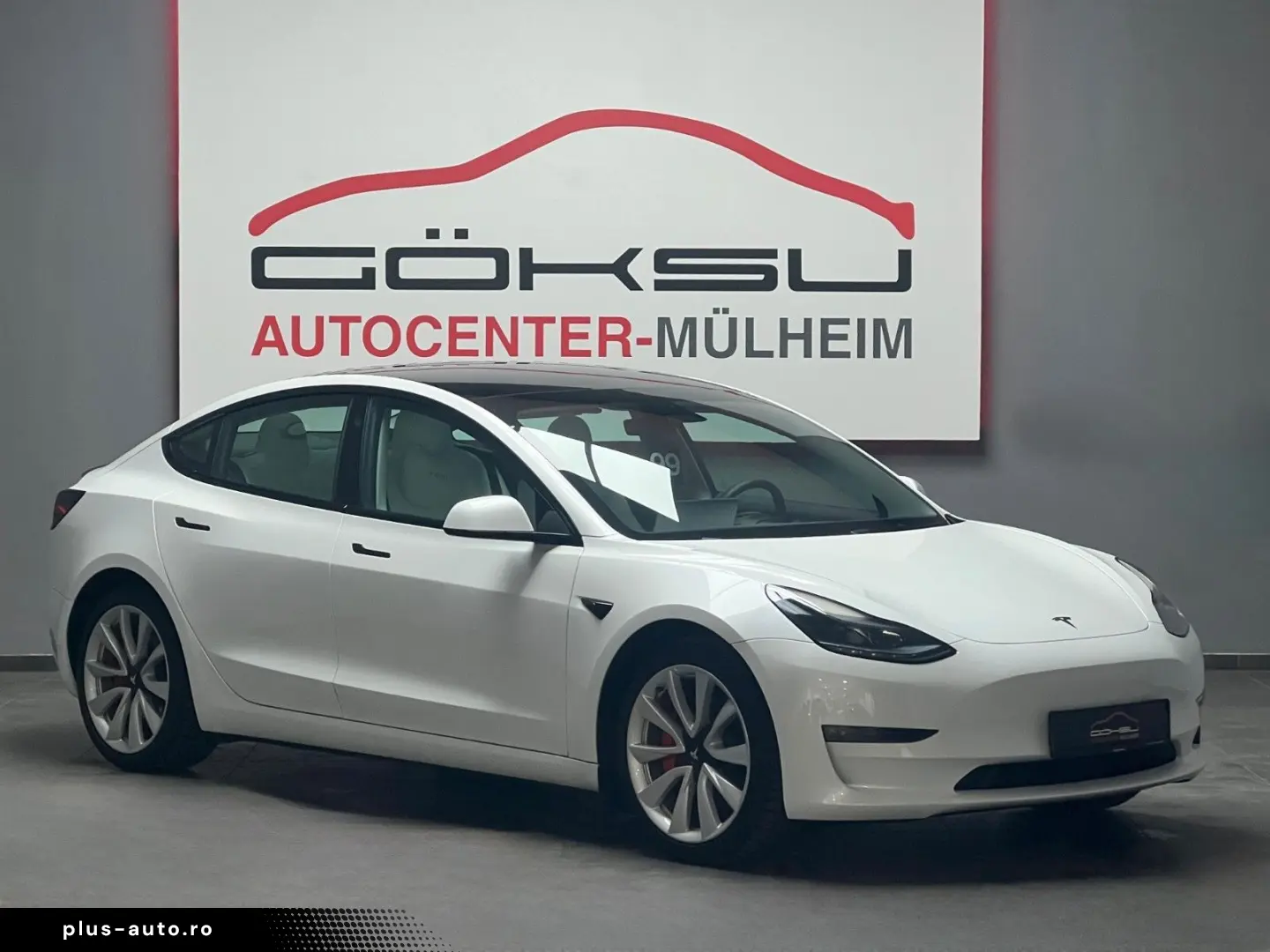 TESLA Model 3 Allradantrieb Dualmotor Performane Pano