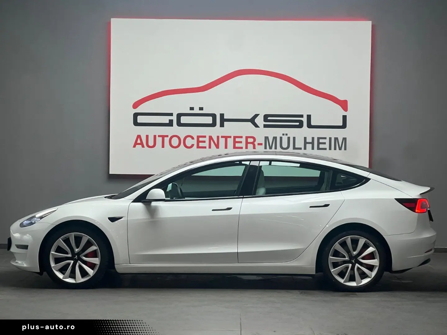 TESLA Model 3 Allradantrieb Dualmotor Performane Pano