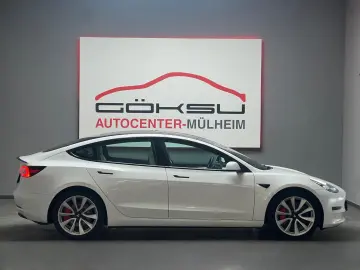 TESLA Model 3 Allradantrieb Dualmotor Performane Pano