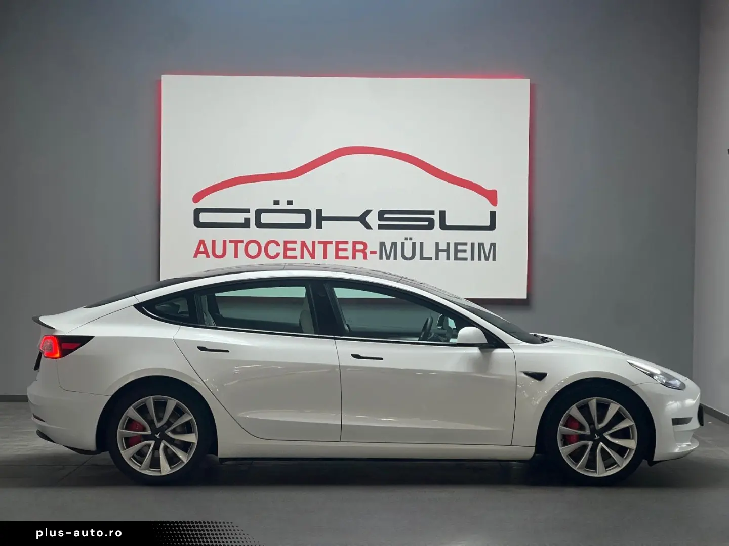 TESLA Model 3 Allradantrieb Dualmotor Performane Pano
