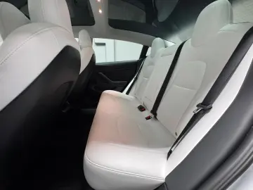 TESLA Model 3 Allradantrieb Dualmotor Performane Pano