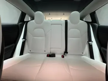 TESLA Model 3 Allradantrieb Dualmotor Performane Pano